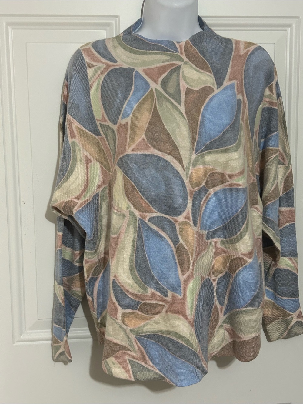 Sioni Multicolor Leaf-Print Crewneck Sweater in Blue, Cream & Brown